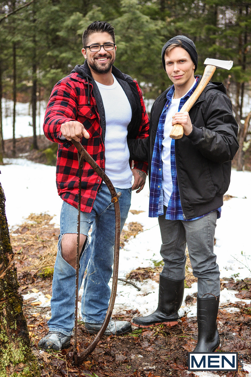 Woodsmen Ryan Bones & Dustin Holloway go gay after a hard day in the